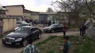 UZBEK BOYINING TO'YIDAGI MASHINALAR