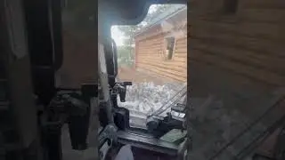 Привезли мини погрузчик ￼case 300 нам в помощь.