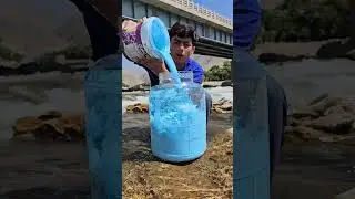 Which of these colors mix in water 