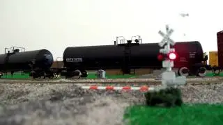 In Action: Athearn SD70ACe Crossing Railroad On DCC Layout | jlwii2000