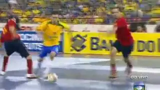 Brasil 1 x 2 Espanha pela final do Grand Prix de Futsal