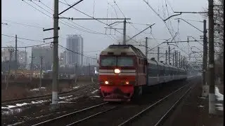 Тепловоз ТЭП70-0555 с поездом Санкт-Петербург - Минск, о.п. Паровозный Музей, СПб.