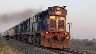 Nandigram Express on Purna River Bridge | Twin WDG3A Smoking & Acceleration | 11402 ADB - CSMT EXP