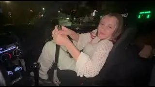 ХАЗЯЕВА УГАРАЮТ. ЖЕНА ДЕРЖИТ РУЧНИК