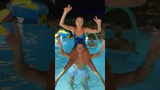 Sofì e Luì pazzi in piscina 😂