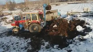 Экскаватор ЭО 2626 ЮМЗ .Грузим навоз.