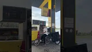 Приехал на заправку...