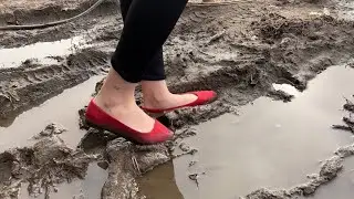 Ballet flats, crush shoes, dirty ballet flats, dirty shoes, abuse ballet flats, walk on mud, muddy