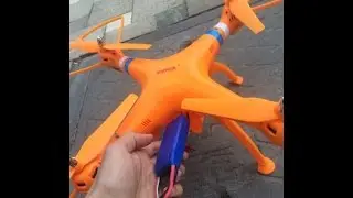 SYMA X8C X8W FPV Quadcopter Close Look