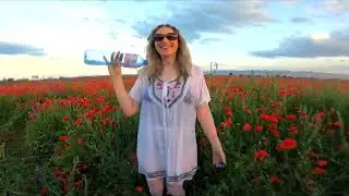 White Outfit in a Poppy Field! (Wetlook)