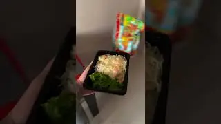 ВЛАД ГАНТЕЛЯ ТЕСТИРУЕТ ЕДУ КОТОРУЮ  ЗАКАЗАЛ #еда #гантеля #shorts #залетит