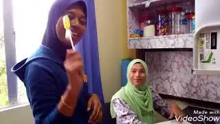 si comel tudung hijau