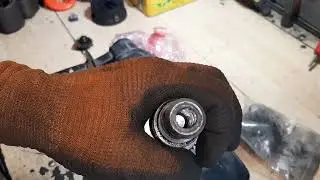 Bosch GBH 2-24 не держит бур.
