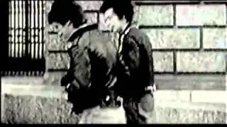 Sex Pistols - Holidays In The Sun