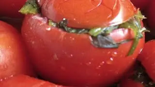 ОБЗОР СОЛЕНЫХ ПОМИДОР С СЕЛЬДЕРЕЕМ И ЧЕСНОКОМ