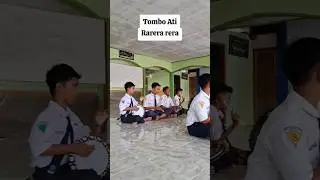 Anak SMP Latihan Hadrah