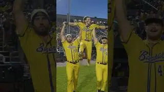 “I Wanna Dance With Somebody” Walk-Up | Savannah Bananas 