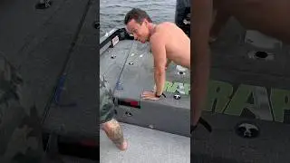ИЛЬЯ СОБОЛЕВ ПРОЕ**Л поклевку - ОТЖИМАЙСЯ😁😁