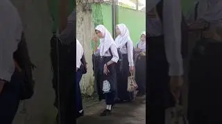 Siswi SMP cantik