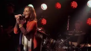 Belinda Carlisle - Sun (Official Video)