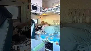 Живут прямо в своих фурах