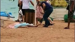 СРАЗУ ДВЕ ЖЕНЩИНЫ ПОГИБЛИ НА ПЛЯЖЕ В ГЕЛЕНДЖИКЕ