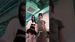 Jennie & Lisa / Avilina TikTok 