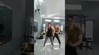 bodi dan goyangan tante ni bikin nafsu birahi Bantu subscribe ya. 