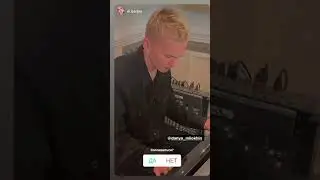 МИЛОХИН КЛАССНО ИГРАЕТ НА ПИАНИНО 