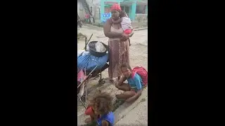 Madre con cuatro niños se planta en casa Limay Blanco para pedir ayuda