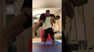 Khabib does Squats with Usman Nurmagomedov on his Neck🦿 