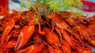 Вареные раки и блюда из них (ризотто). (Высокая кухня)