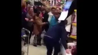 BLACK FRIDAY FIGHT COMPILATION 2014 [Walmart, Tesco, Brawl over Lingerie]