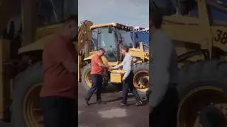 Выдача экскаватора-погрузчика SHANMON 388H клиенту