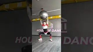 УПРАЖНЕНИЯ С ФИТБОЛОМ И ГАНТЕЛЯМИ