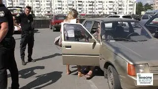 Бездушные хозяева оставили щенка в авто под солнцем