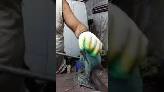 Как достать шестигранник из адаптера для бит