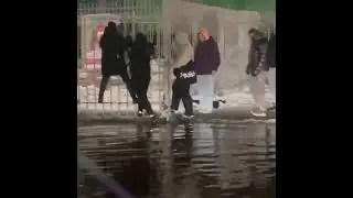 Москвичи добираются до метро   12 12 2022