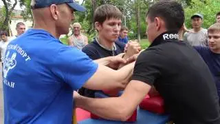 Татары. Армреслинг
