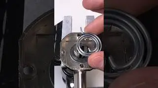 A brilliant idea! How to repair a door handle! #shorts