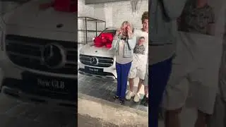 Влад А4 подарил маме машину ! 