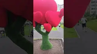 Арт объект "дерево любви" за 1.000.000 рублей в Некрасовке на улице Вертолётчиков, д.1.