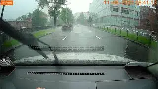 Додж в дождь