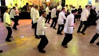ריקוד הגוש בביצוע המחזור המ