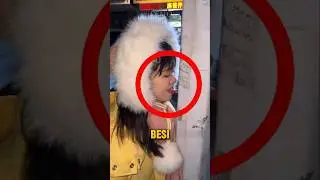 Gadis ini menempelkan lidah dan berakhir kocak😂 
