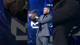 Камил Карате подарил курицу кыргызскому бойцу Марселю полный выпуск уже на RUTUBE 