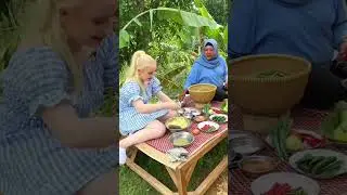Bule barbie masak Makanan Indonesia❤️