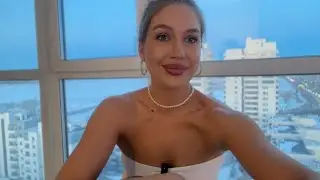 Жизнь живет себя сама через твое тело, не сопротивляйся умом ❤️ Расслабься и будь в потоке 🪄