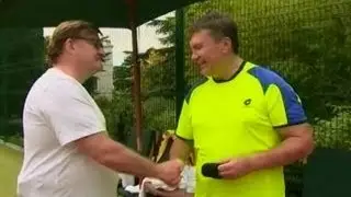 Евгений Киселев с Виктором Януковичем на теннисном корте