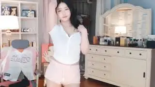 Hot Chinese Girl Dancing in Pink Panties - Asian super sexy
